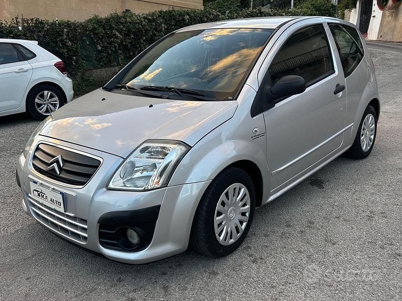 Grigio Usata 2009 Citroën C2 Elegance Due volumi | 3800 € (Molto cara) - Immagine 1/4