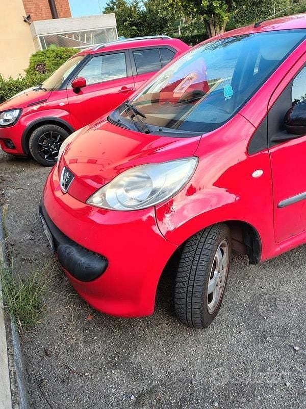 Usata Peugeot 107 68 CV (50 kW) 2008 Rosso Utilitaria