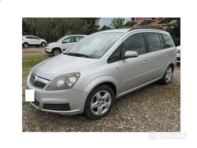 Usata Opel Zafira Cosmo 120 CV (88 kW) 2007 Grigio Monovolume