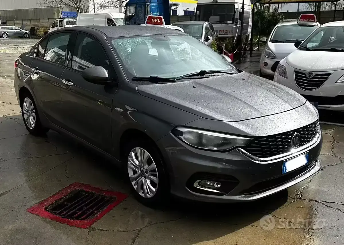 Usata Fiat Tipo 95 CV (69 kW) 2016 Marrone Berlina