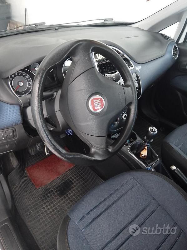 Usata Fiat Punto 75 CV (55 kW) 2010 Bianco Utilitaria