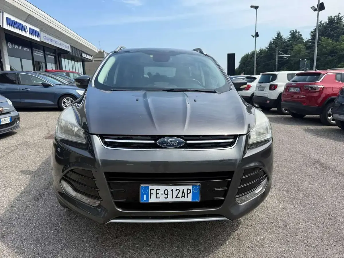 Usata Ford Kuga Titanium 120 CV (88 kW) 2016 Grigio SUV