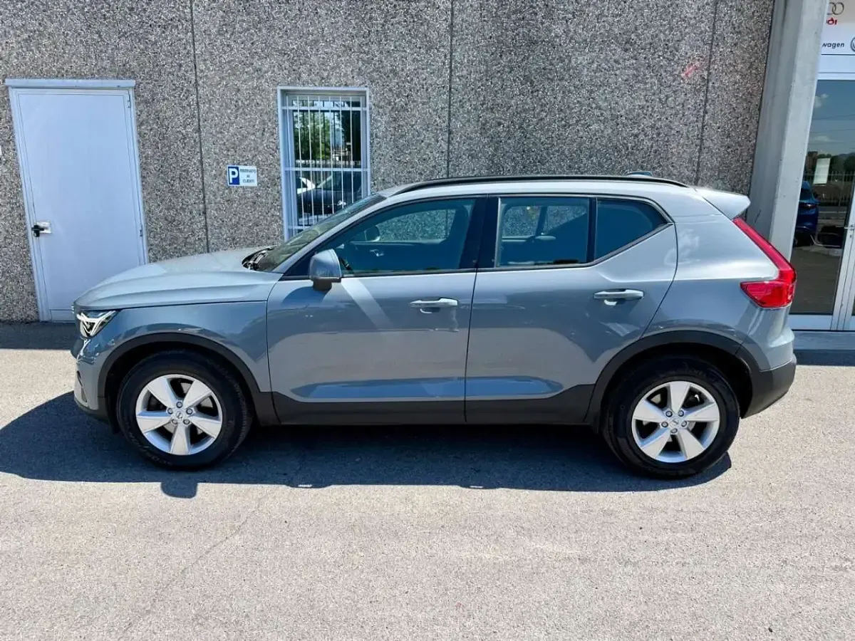 Usata Volvo XC40 Core 163 CV (119 kW) 2022 Grigio SUV