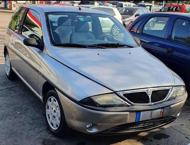Usata Lancia Ypsilon 60 CV (44 kW) 2001 Utilitaria
