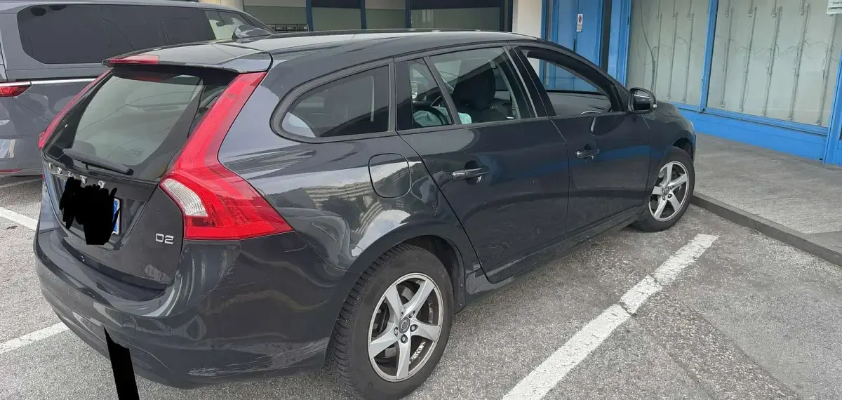 Usata Volvo V60 Summum 115 CV (84 kW) 2014 Grigio Station wagon