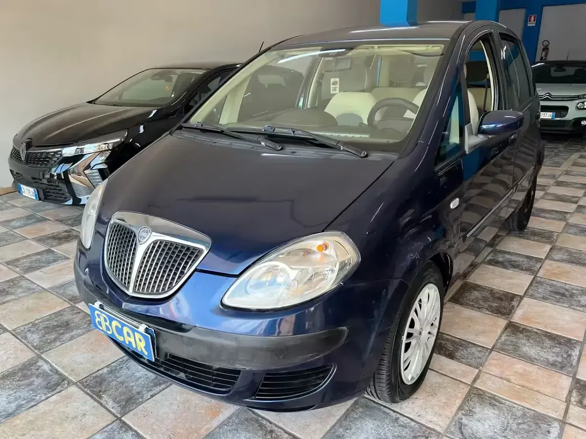 Usata Lancia Musa 90 CV (66 kW) 2007 Blu Monovolume