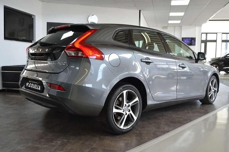 Usata Volvo V40 R-Design 115 CV (84 kW) 2014 Bianco Berlina