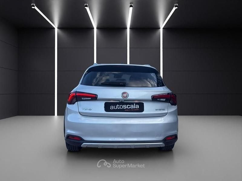 Usata Fiat Tipo Cross 131 CV (96 kW) 2023 Grigio scuro metallizzato Berlina