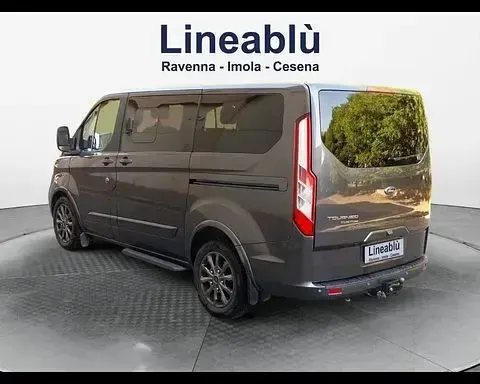 Usata Ford Tourneo Custom Titanium 170 CV (125 kW) 2022 Grigio metalizzato scuro Furgone