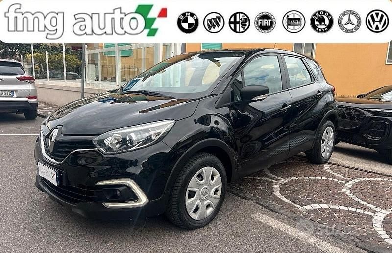Usata Renault Captur Life 90 CV (66 kW) 2020 Nero SUV