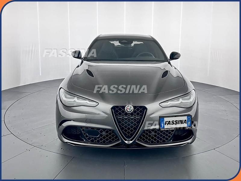 Nuova Alfa Romeo Giulia Quadrifoglio 519 CV (381 kW) 2025 Grigio Berlina