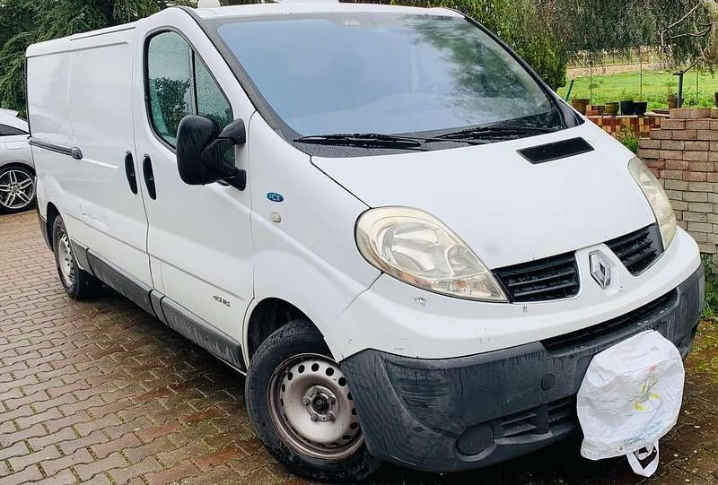 Begagnad Renault Trafic 156 HK (114 kW) 2012 Vit Minibuss
