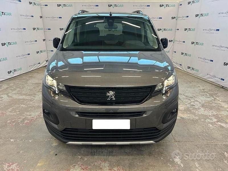 Usata Peugeot Rifter GT-line 131 CV (96 kW) 2023 Grigio Monovolume