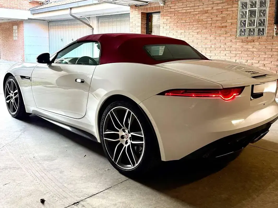 Usata Jaguar F-Type R-Dynamic 300 CV (220 kW) 2018 Bianco Cabrio
