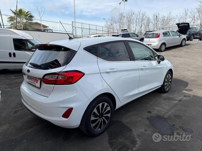 Usata Ford Fiesta Titanium 75 CV (55 kW) 2022 Bianco Utilitaria