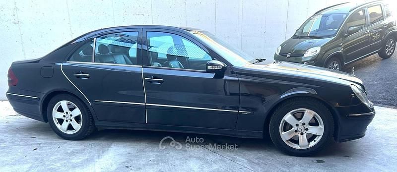 Usata Mercedes E200 204 CV (150 kW) 2003 Nero Berlina