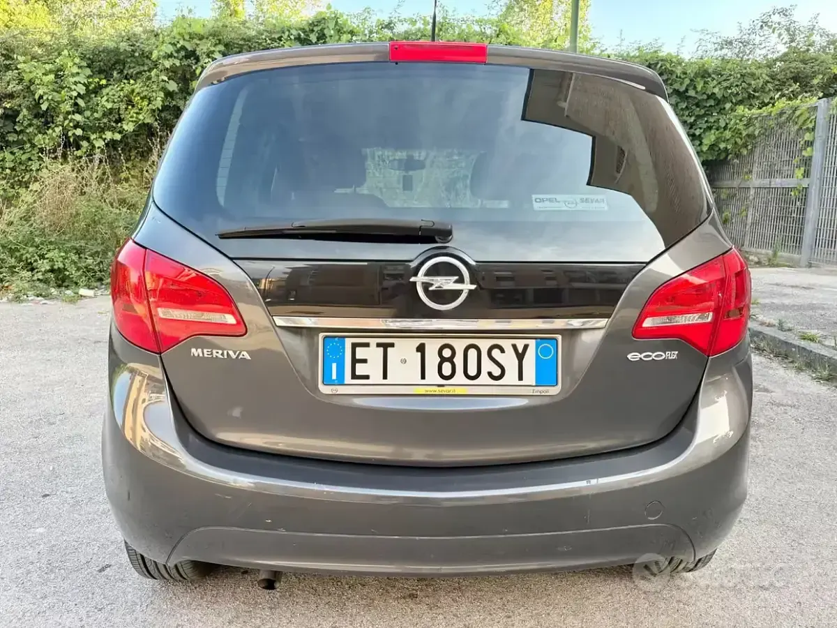 Usata Opel Meriva 95 CV (69 kW) 2013 Grigio Monovolume