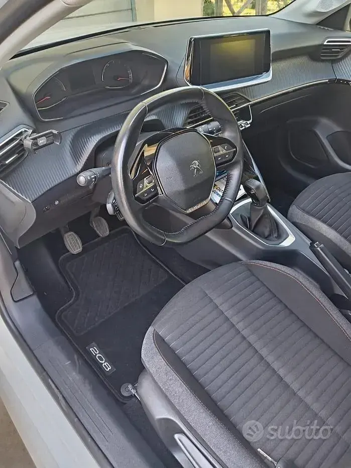 Usata Peugeot 208 Active 75 CV (55 kW) 2020 Bianco Utilitaria
