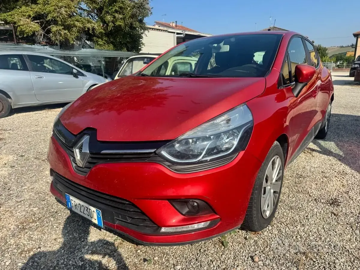 Usata Renault Clio IV Zen 75 CV (55 kW) 2018 Rosso Berlina