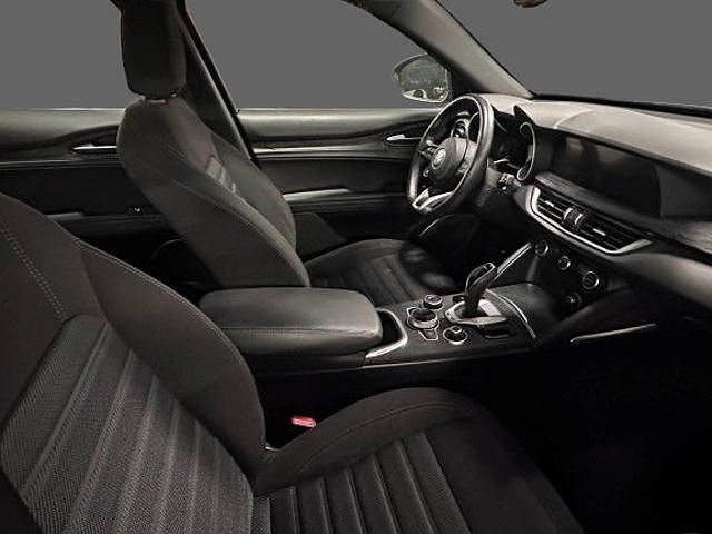 Usata Alfa Romeo Stelvio Business 160 CV (117 kW) 2022 Nero SUV