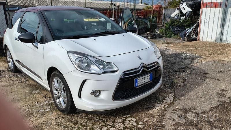 Bianco Usata 2009 Citroën DS3 Sport Chic Tre volumi | 4600 € - Immagine 1/4