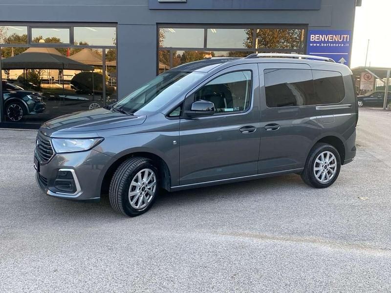 Usata Ford Tourneo Connect Titanium 102 CV (75 kW) 2023 Grigio Monovolume