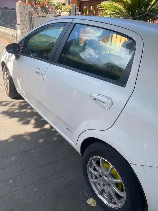 Usata Fiat Grande Punto Active 75 CV (55 kW) 2007 Utilitaria
