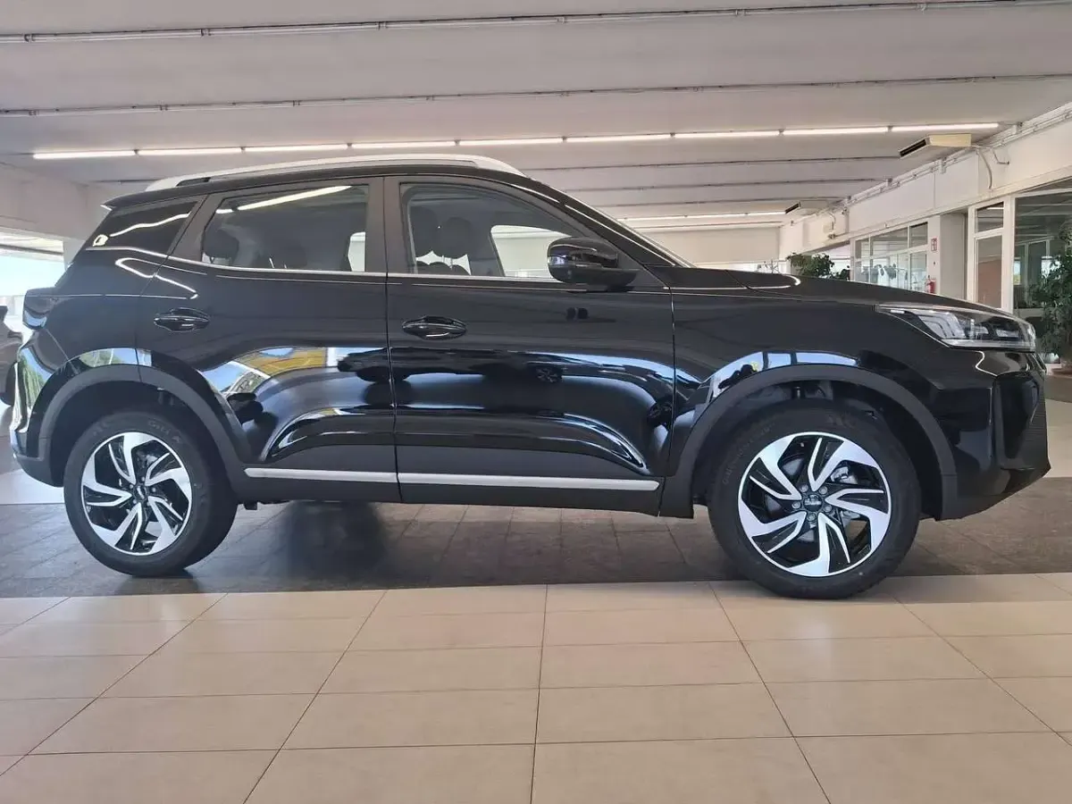 Nuova EMC SEI 147 CV (108 kW) 2026 Nero SUV