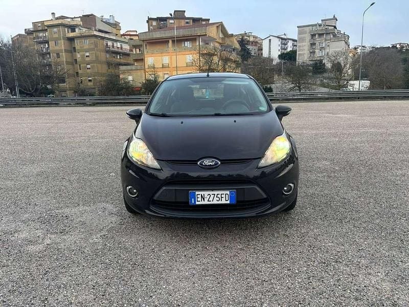 Usata Ford Fiesta Titanium 60 CV (44 kW) 2012 Nero Utilitaria