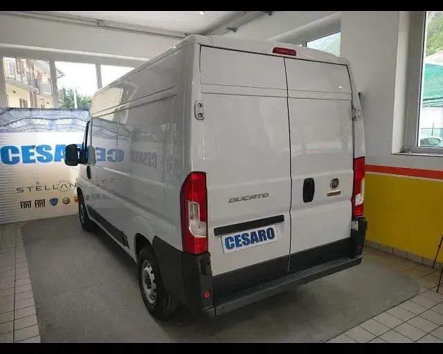 Usado Fiat Ducato 33 Easy 140 HP (102 kW) 2023 Branco Van