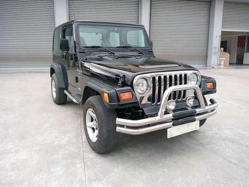 Usata Jeep Wrangler Sport 177 CV (130 kW) 1998 Nero SUV