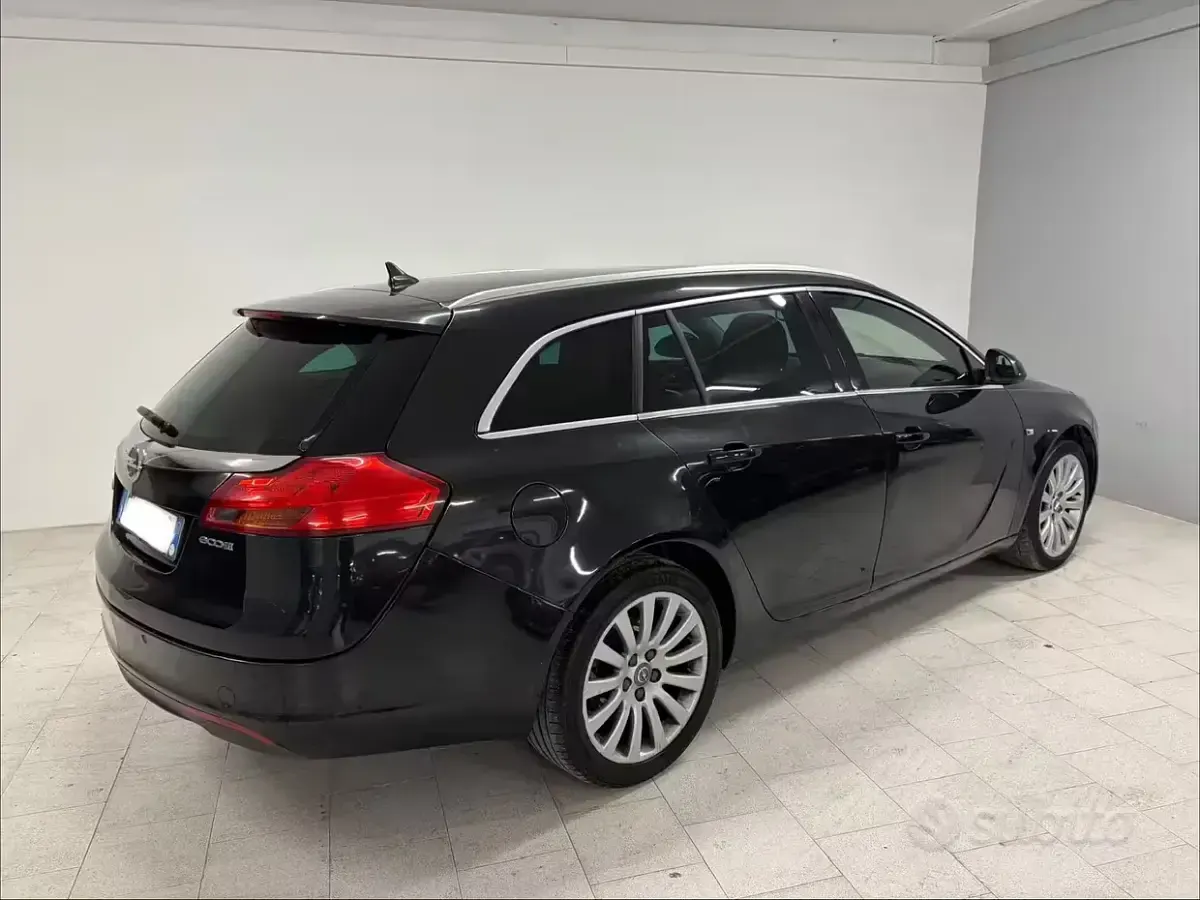 Usata Opel Insignia Cosmo 131 CV (96 kW) 2010 Nero Station wagon