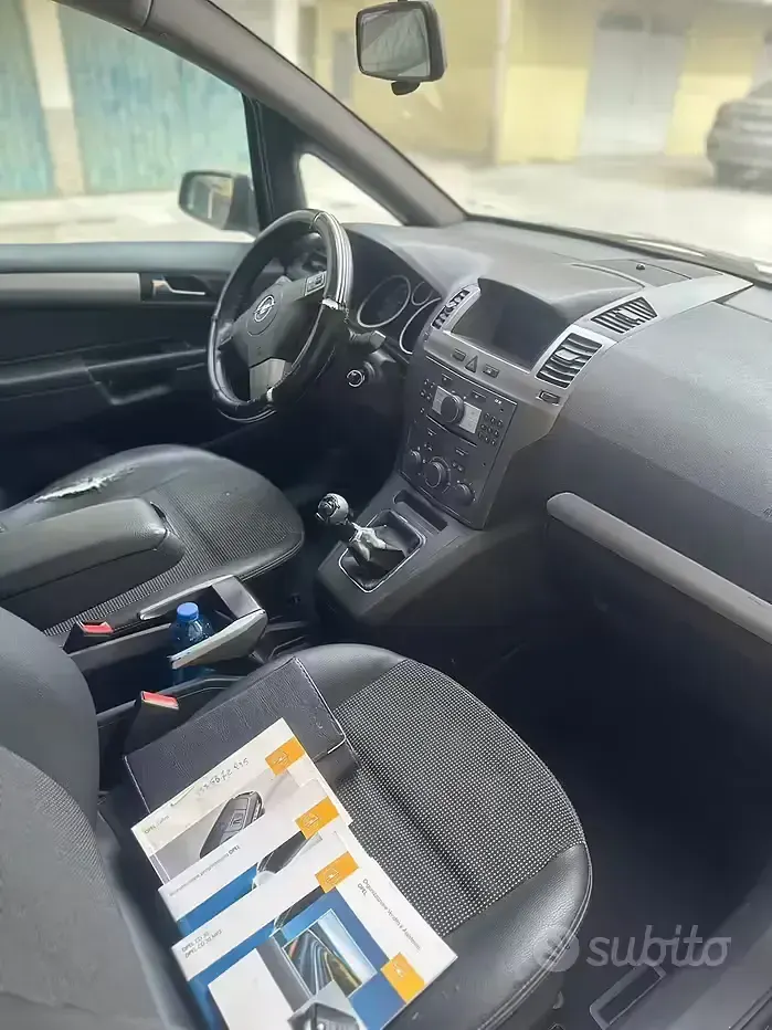 Usata Opel Zafira 120 CV (88 kW) 2008 Monovolume