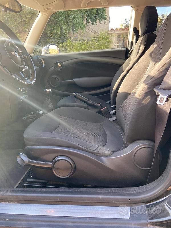 Usata Mini Cooper 90 CV (66 kW) 2012 Nero Utilitaria