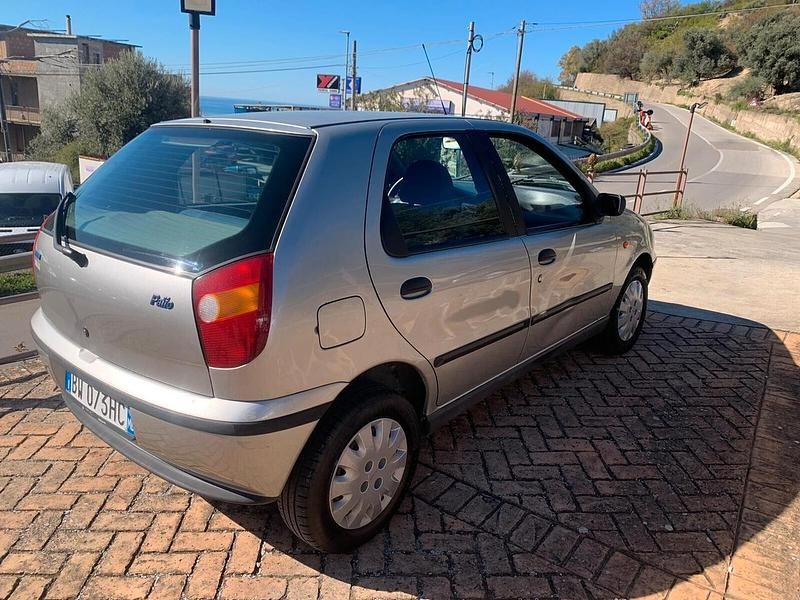 Usata Fiat Palio 60 CV (44 kW) 2002 Argento Berlina