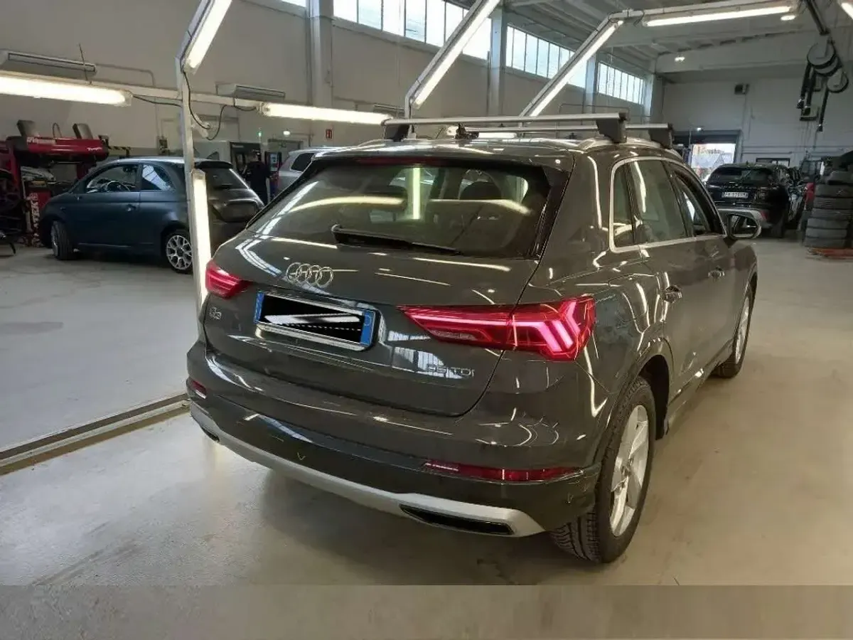 Usata Audi Q3 Ambiente 150 CV (110 kW) 2019 Grigio SUV