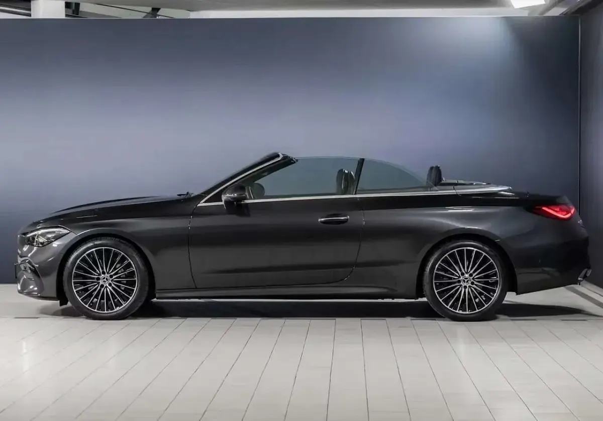 Usata Mercedes CLE180 Advanced Plus 170 CV (125 kW) 2025 Graphit gray Cabrio