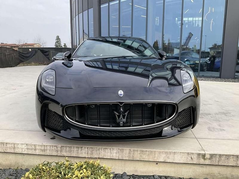 Usata Maserati Granturismo 491 CV (361 kW) 2026 Nero Coupé