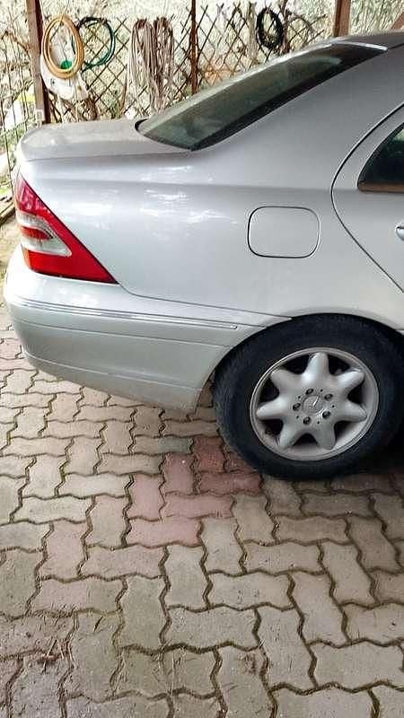 Usata Mercedes C220 Avantgarde 143 CV (105 kW) 2001 Berlina