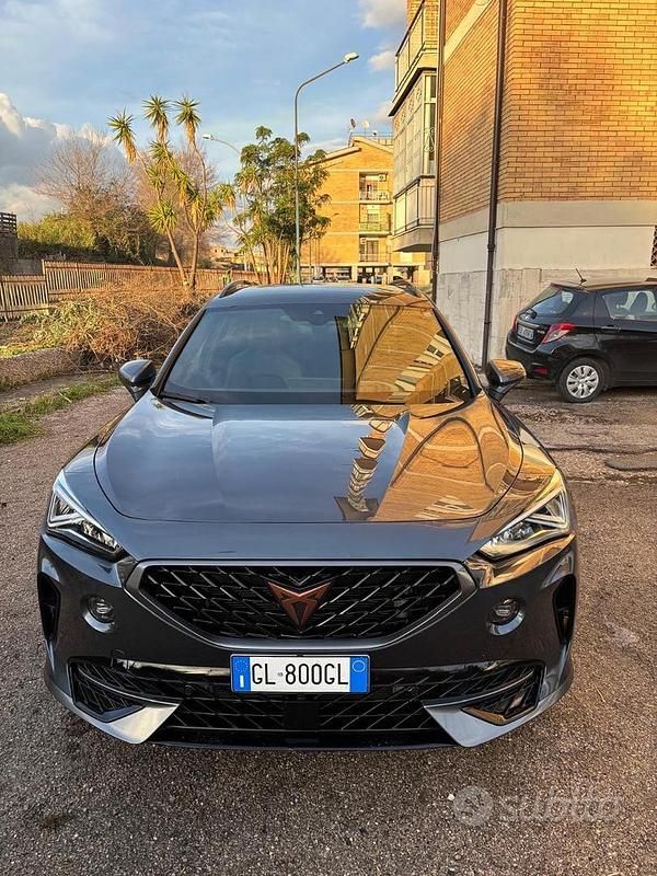 Grigio Usata 2022 Cupra Formentor SUV | 24.500 € (Buon prezzo) - Immagine 1/4