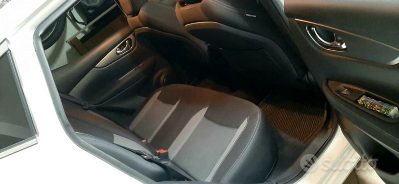Usata Nissan Qashqai N-Connecta 116 CV (85 kW) 2018 Bianco SUV