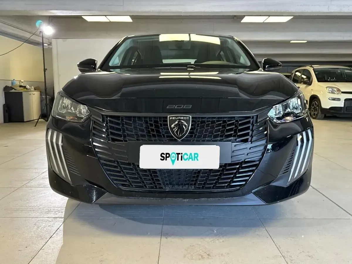 Usata Peugeot 208 Active 75 CV (55 kW) 2024 Nero Utilitaria