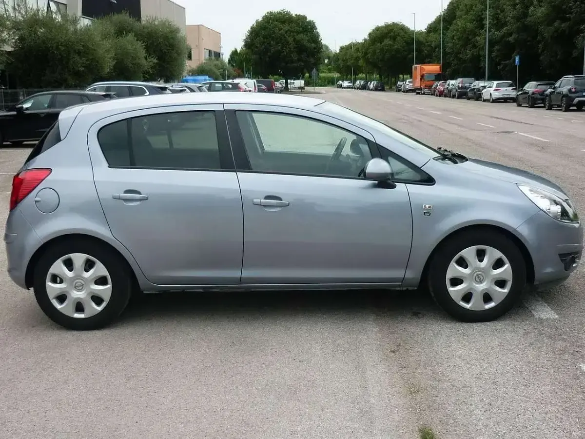 Usata Opel Corsa Club 80 CV (58 kW) 2010 Grigio Utilitaria