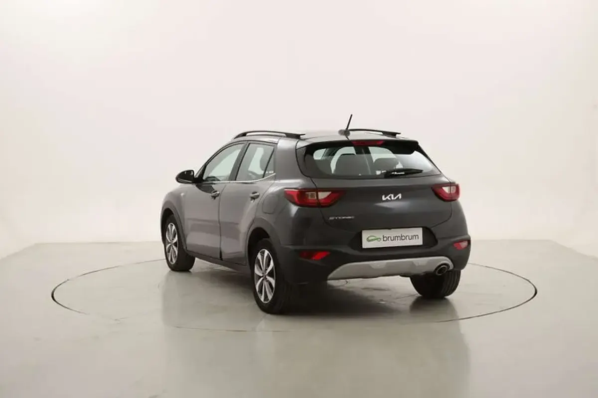 Usata Kia Stonic Style 101 CV (74 kW) 2022 Grigio SUV