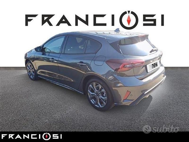 Usata Ford Focus ST-Line 125 CV (91 kW) 2023 Grigio scuro