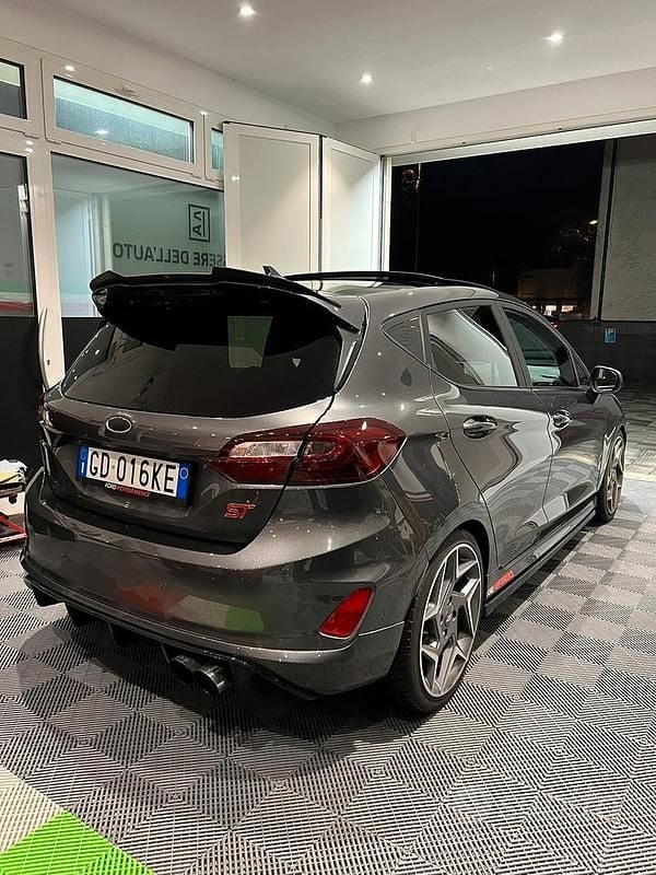 Usata Ford Fiesta ST 2019 Grigio Utilitaria