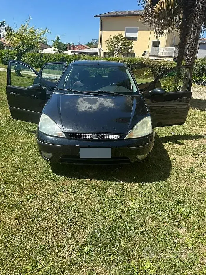 Usata Ford Focus 100 CV (73 kW) 2004 Nero Berlina