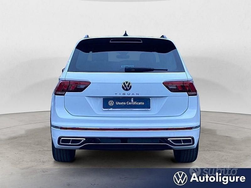 Usata VW Tiguan R-line 150 CV (110 kW) 2021 Bianco SUV