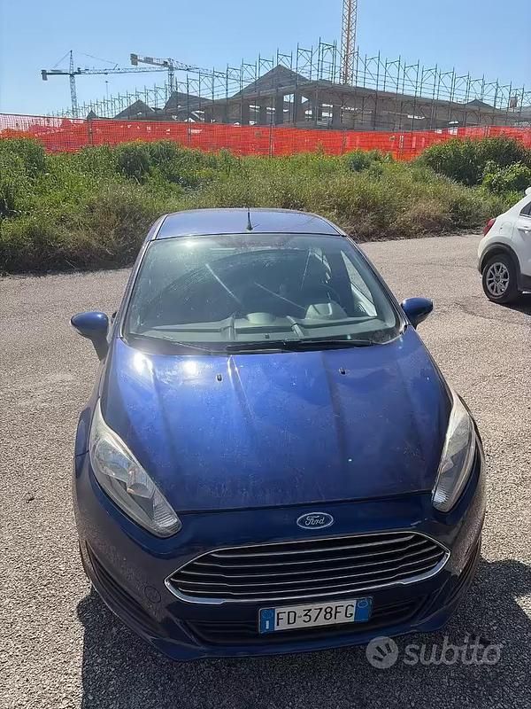 Usata Ford Fiesta 75 CV (55 kW) 2016 Blu Utilitaria
