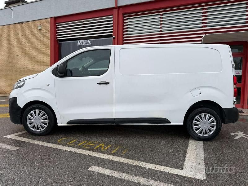 Usata Opel Vivaro 150 CV (110 kW) 2019 Bianco Monovolume